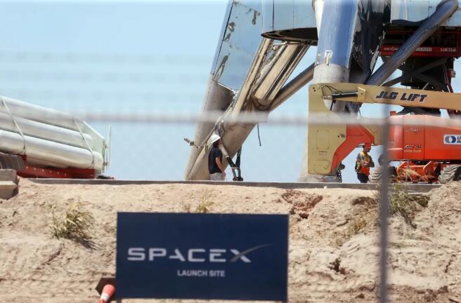 SpaceX 已将 350 多颗星链卫星送入轨道,将建百万地面用户终端